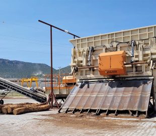 Tomruk Soyma Makinası